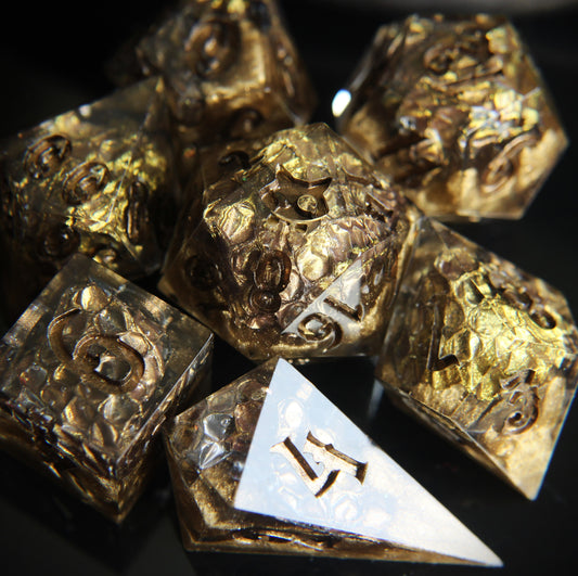 Tipping the Scales 7-piece Dice Set