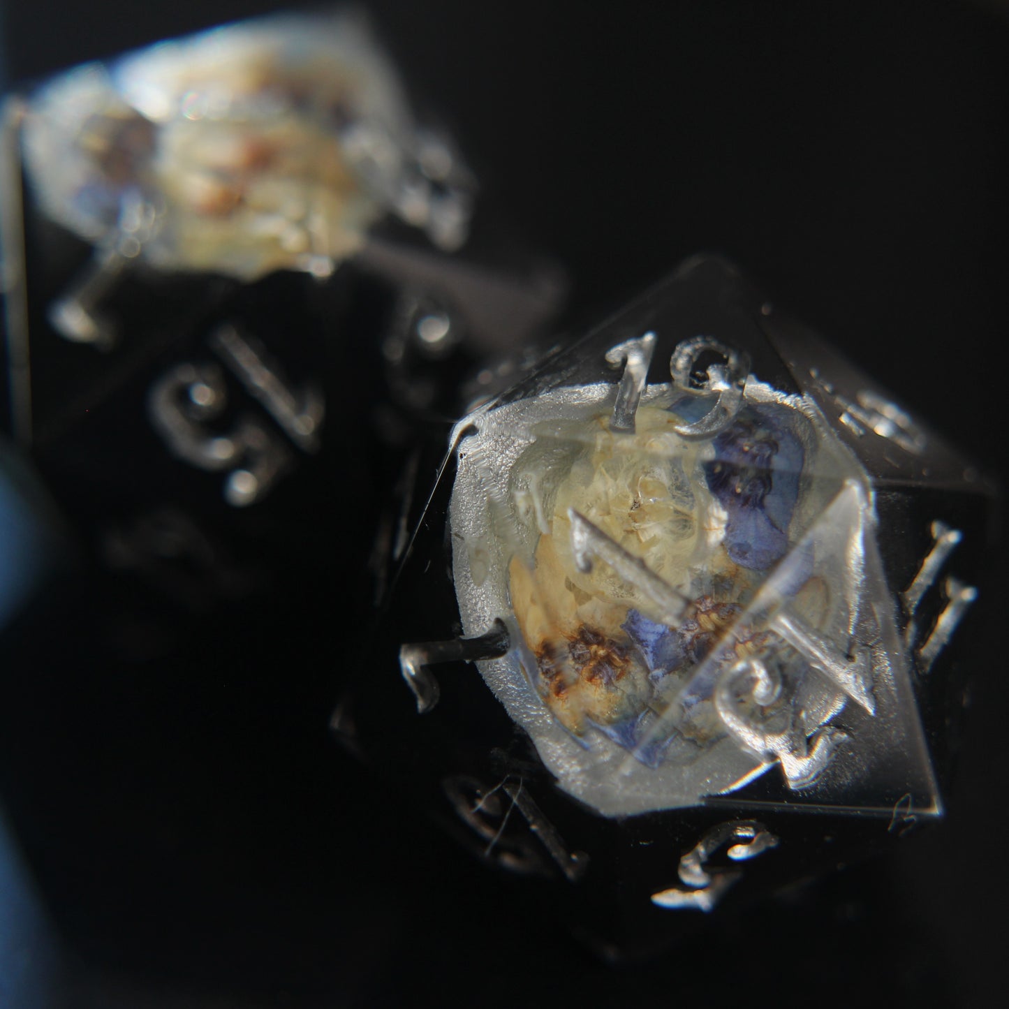 Flower on the Precipice 7-piece Dice Set